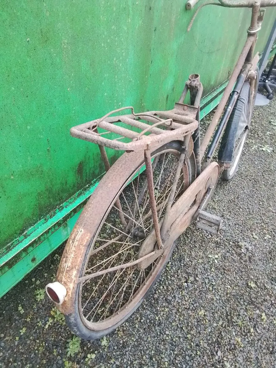 Old bicycle - Image 3
