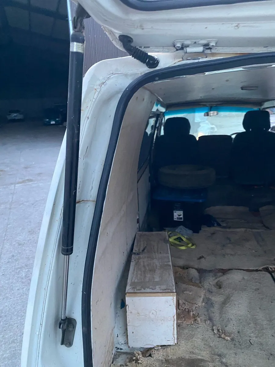 Toyota Hiace - Image 3