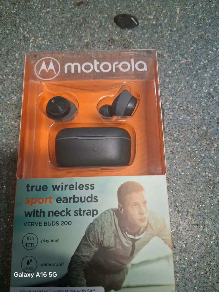 Motorola ear buds - Image 1