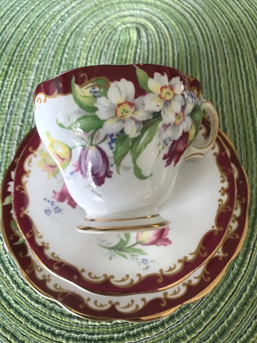 Bell fine bone china Narcissus pattern - Image 1