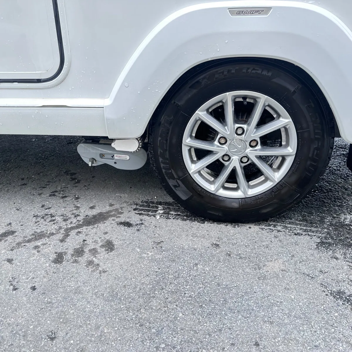 ✨STUNNING 2023 SWIFT KUDOS 4 BERTH ISLAND BED✨ - Image 3