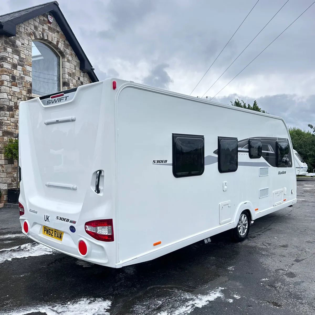 ✨STUNNING 2023 SWIFT KUDOS 4 BERTH ISLAND BED✨ - Image 2