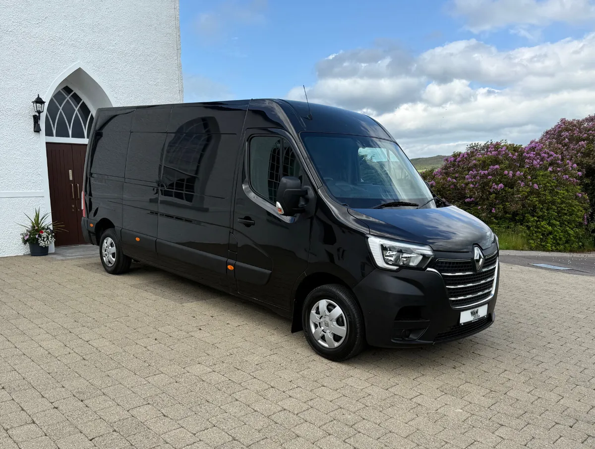 2023 Renault Master Fwd Lm35dci 135 Business+ - Image 1