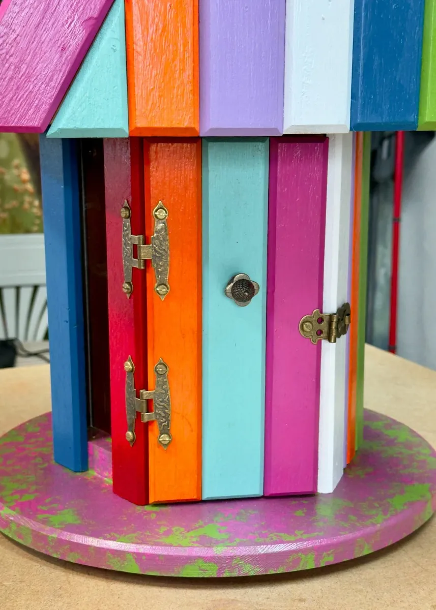 Fairy / Bird House and feeder - Image 3