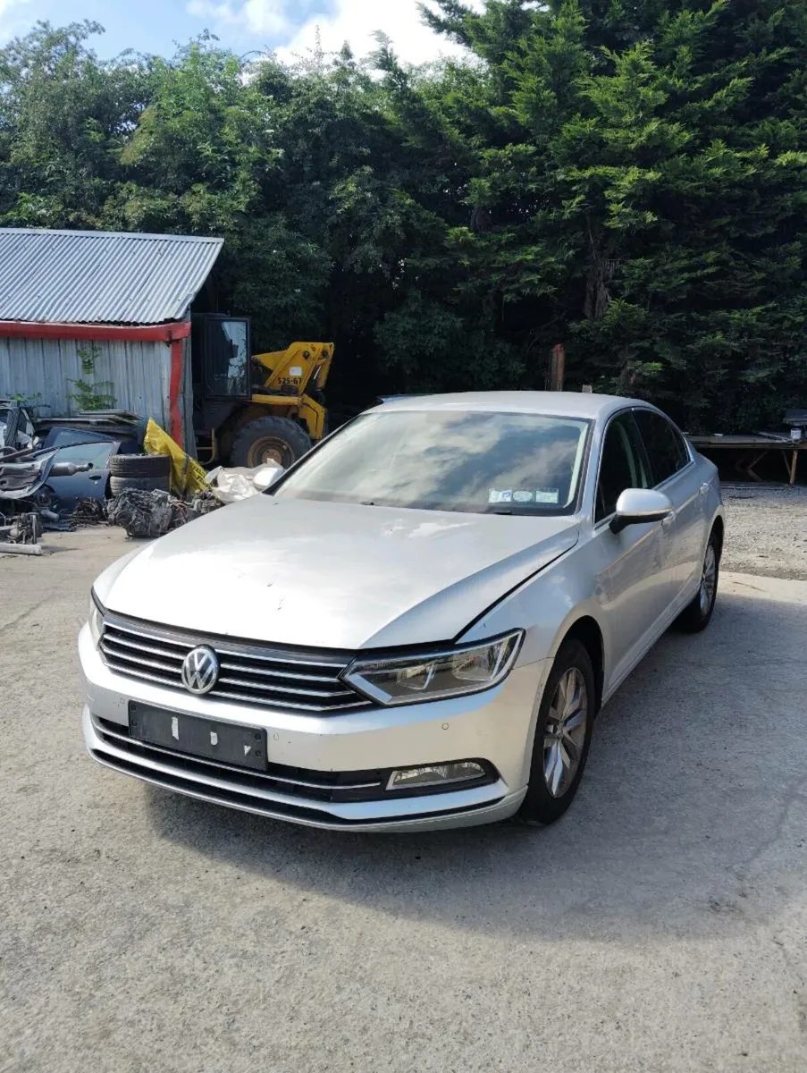 Breaking VW Passat 2017 1.6tdi dcx b8 - Image 2
