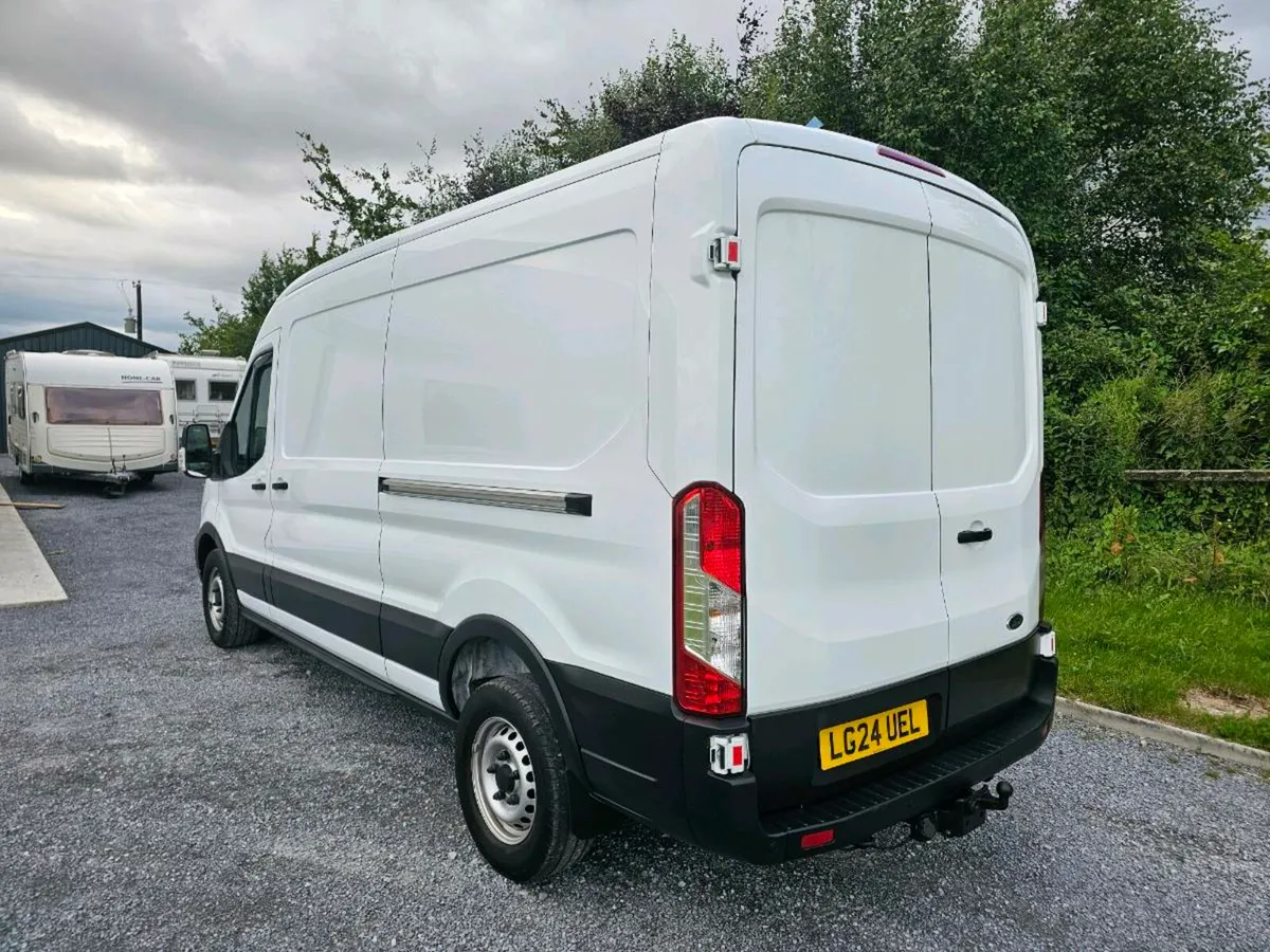 Transit van - Image 3