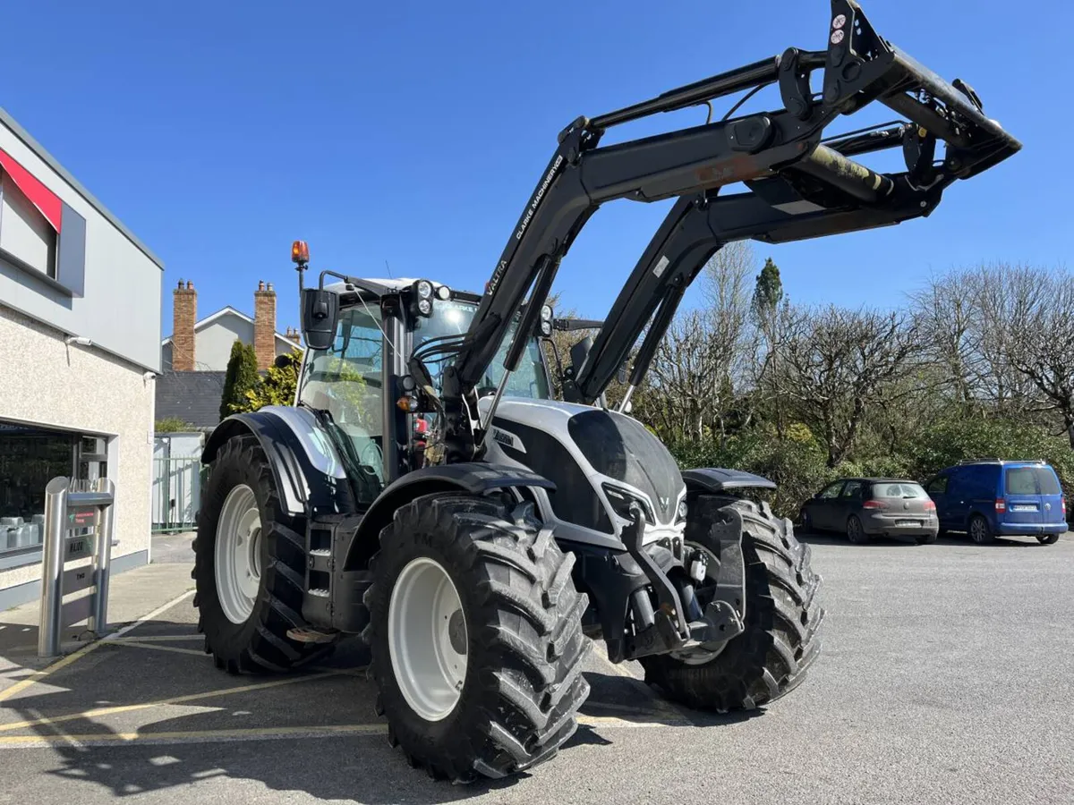 221 Valtra N174 Versu Tractor with Guidance ! - Image 1