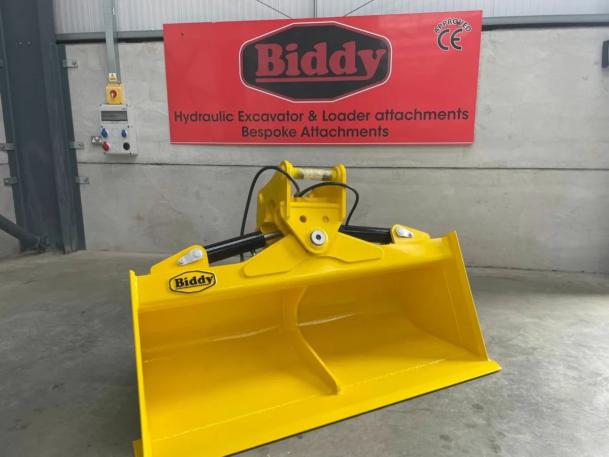 Biddy- Tilt Buckets - Image 1