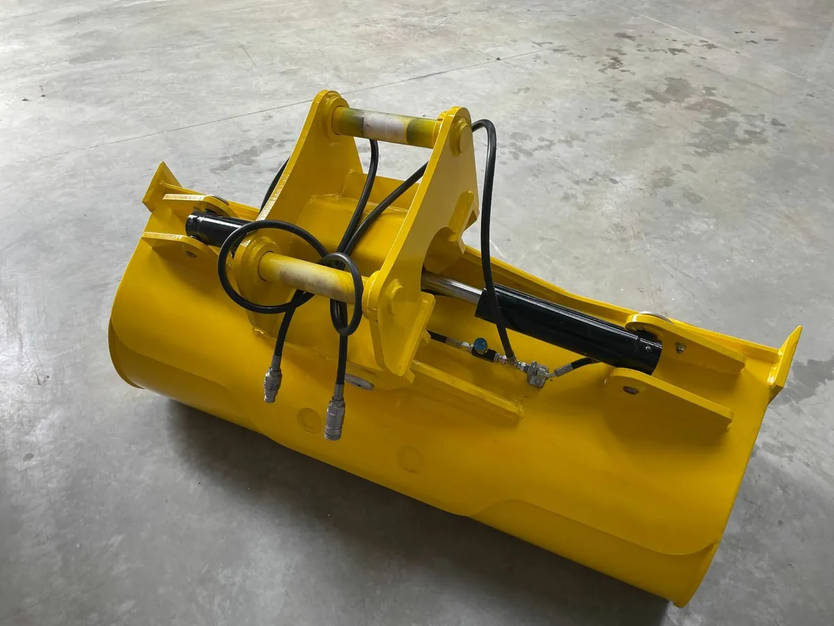 Biddy- Tilt Buckets - Image 2