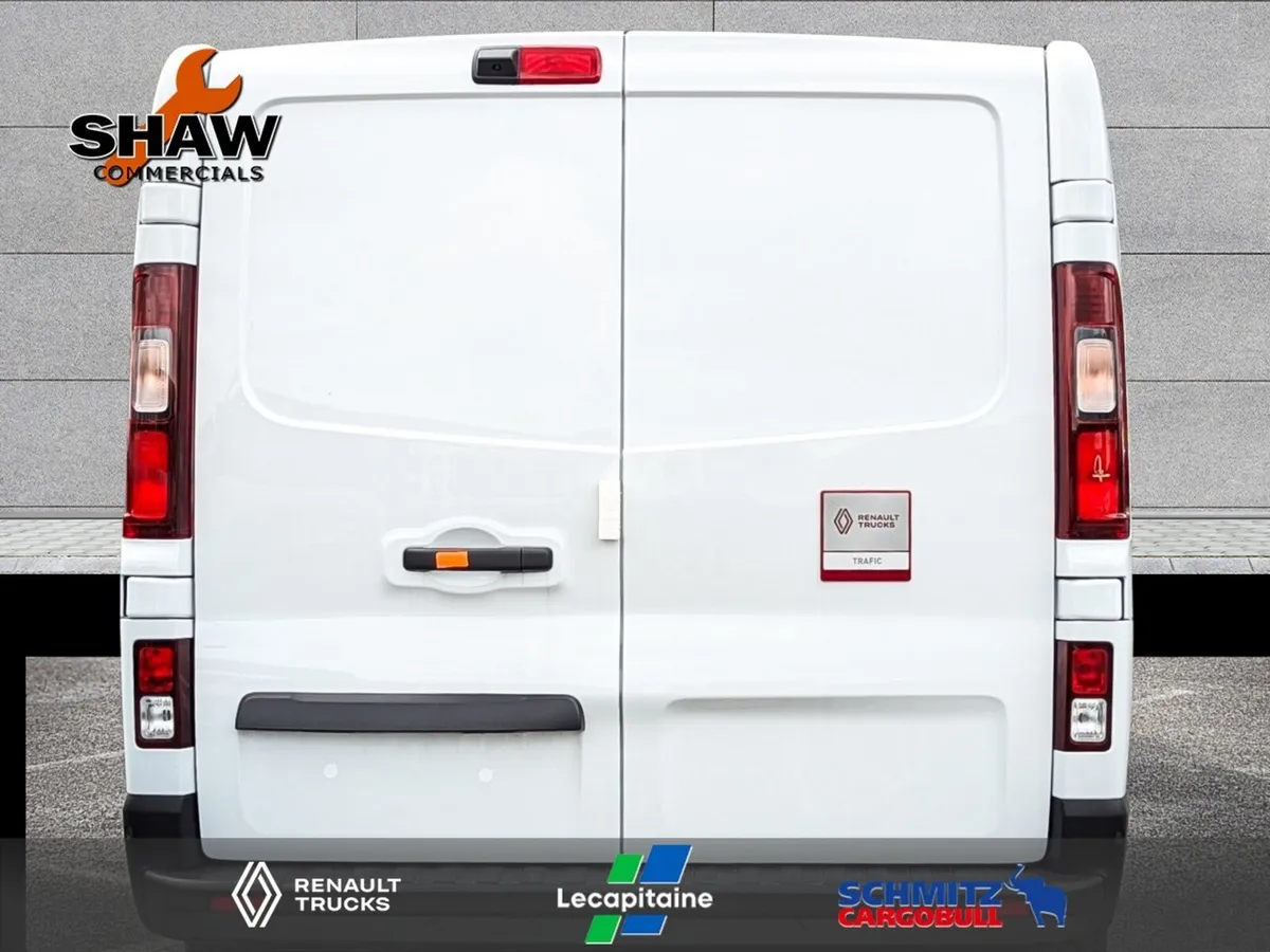 All New Renault  Trafic Red Edition - Image 4