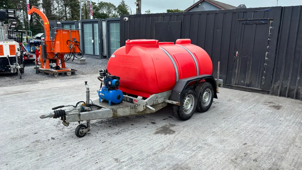 Western 1000L Water Bowser with pump - Image 3