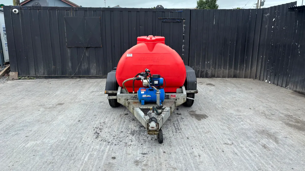 Western 1000L Water Bowser with pump - Image 2