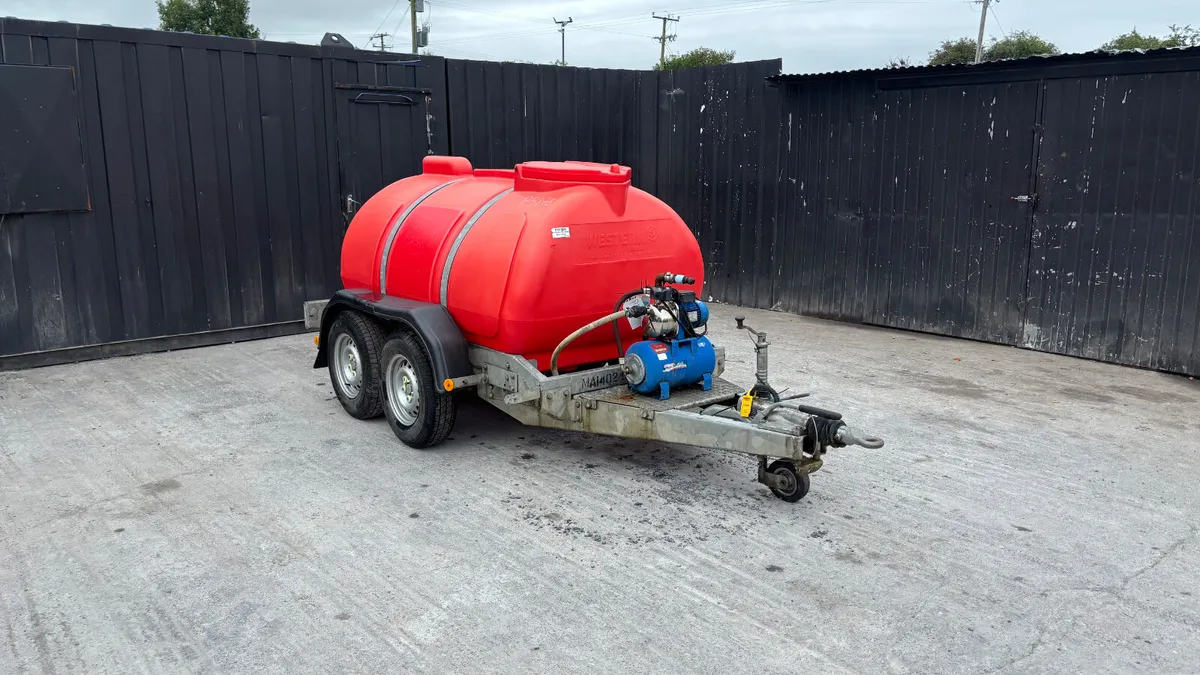 Western 1000L Water Bowser with pump - Image 1
