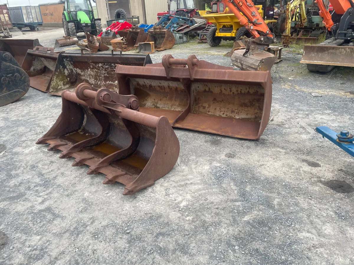 Machine buckets - Image 1