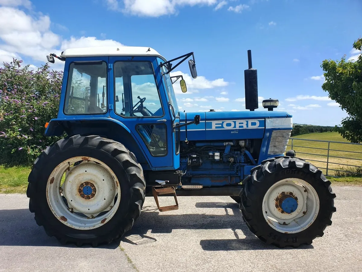 Ford 7910 4WD Q CAB (8210) - Image 2