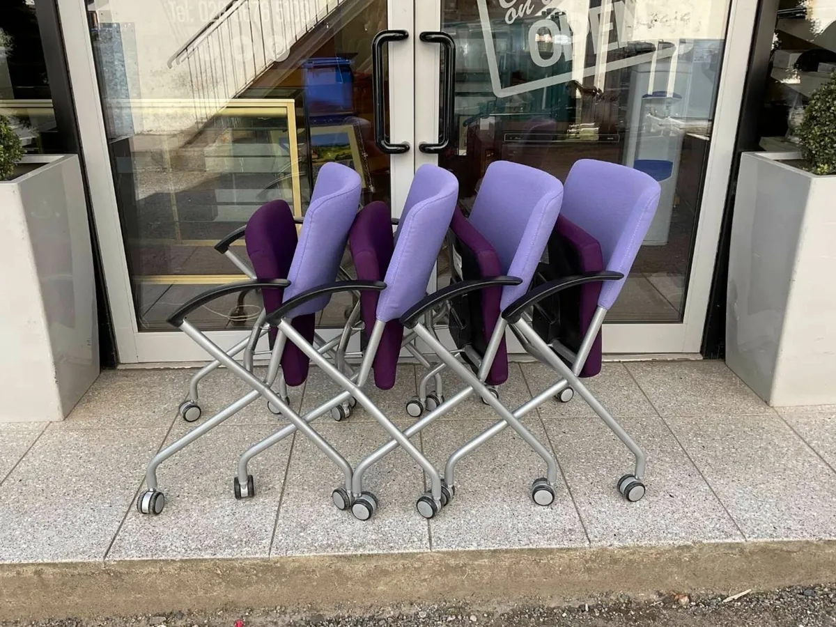 Connection stacking, folding meeting chairs - Image 1