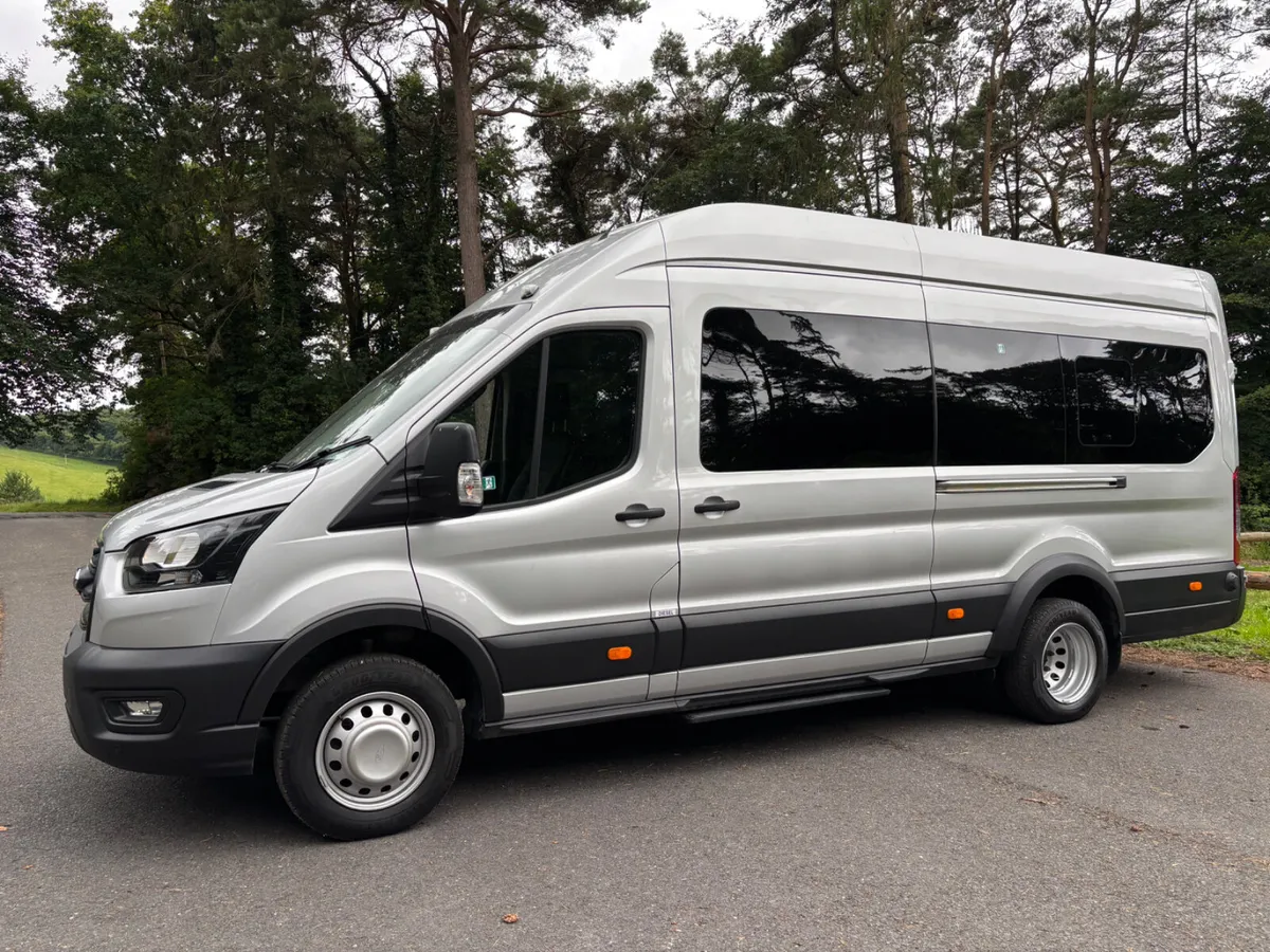 2022 Ford Transit 17 Seat (LIKE NEW) only 34,000km - Image 3