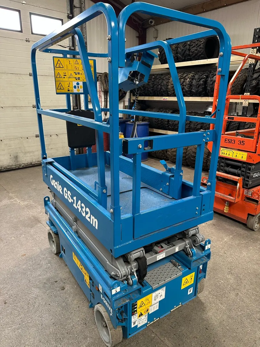 Brand New Genie 1432 Scissors Hoists - Image 3