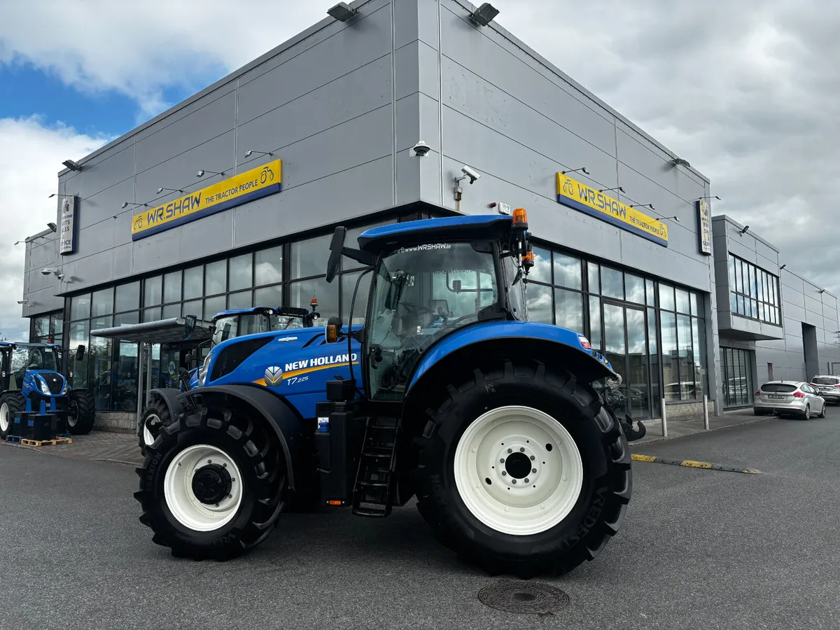 New Holland T7.225 Auto Command-1048hrs - Image 1