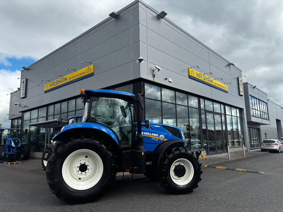 New Holland T7.225 Auto Command-1048hrs - Image 2