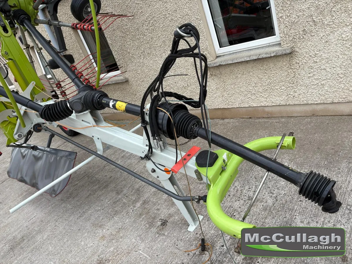 2016 Claas 2700 25ft Rake - Image 2