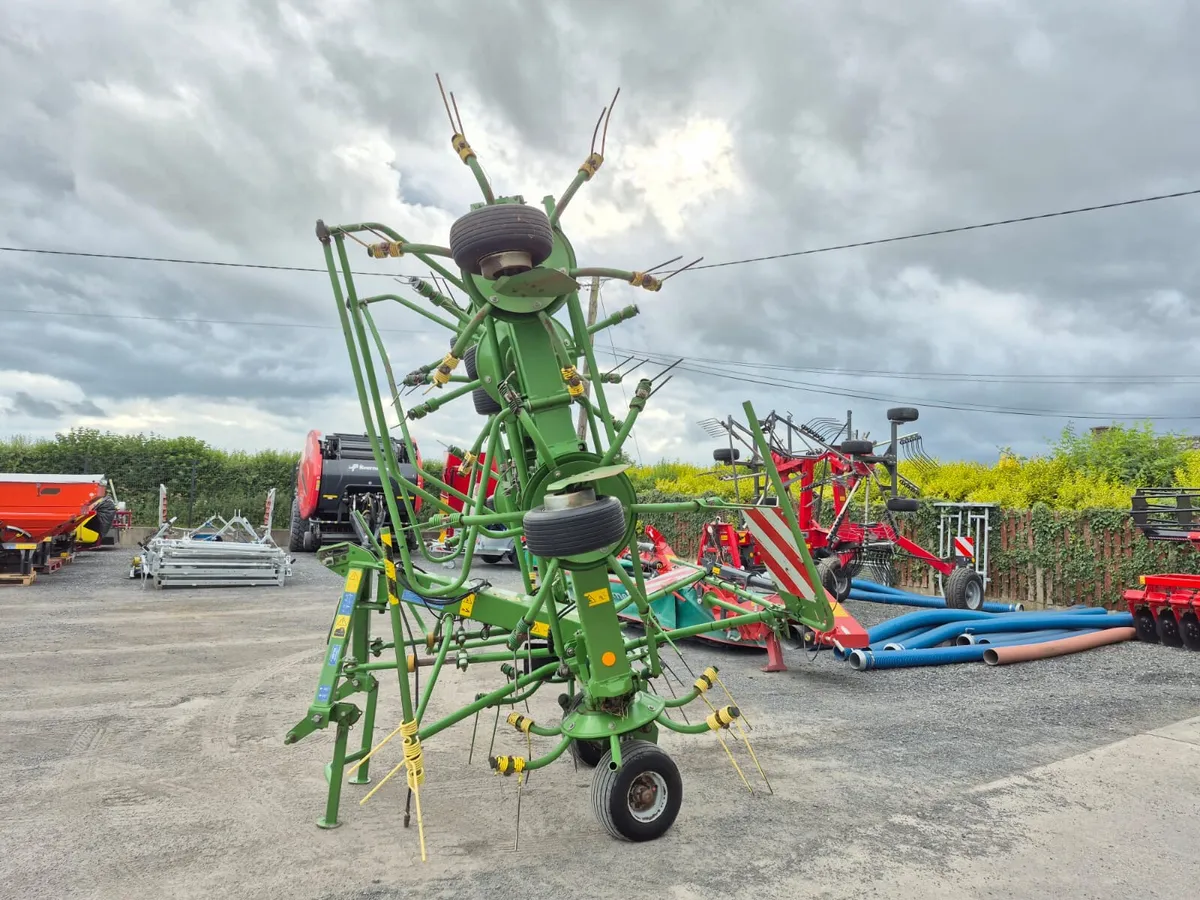 Krone KW8.82 8 Rotor Tedder - Image 4