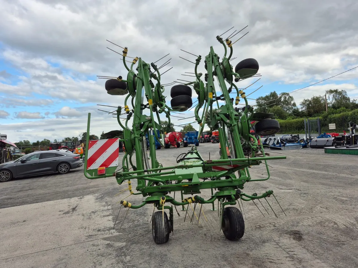 Krone KW8.82 8 Rotor Tedder - Image 3