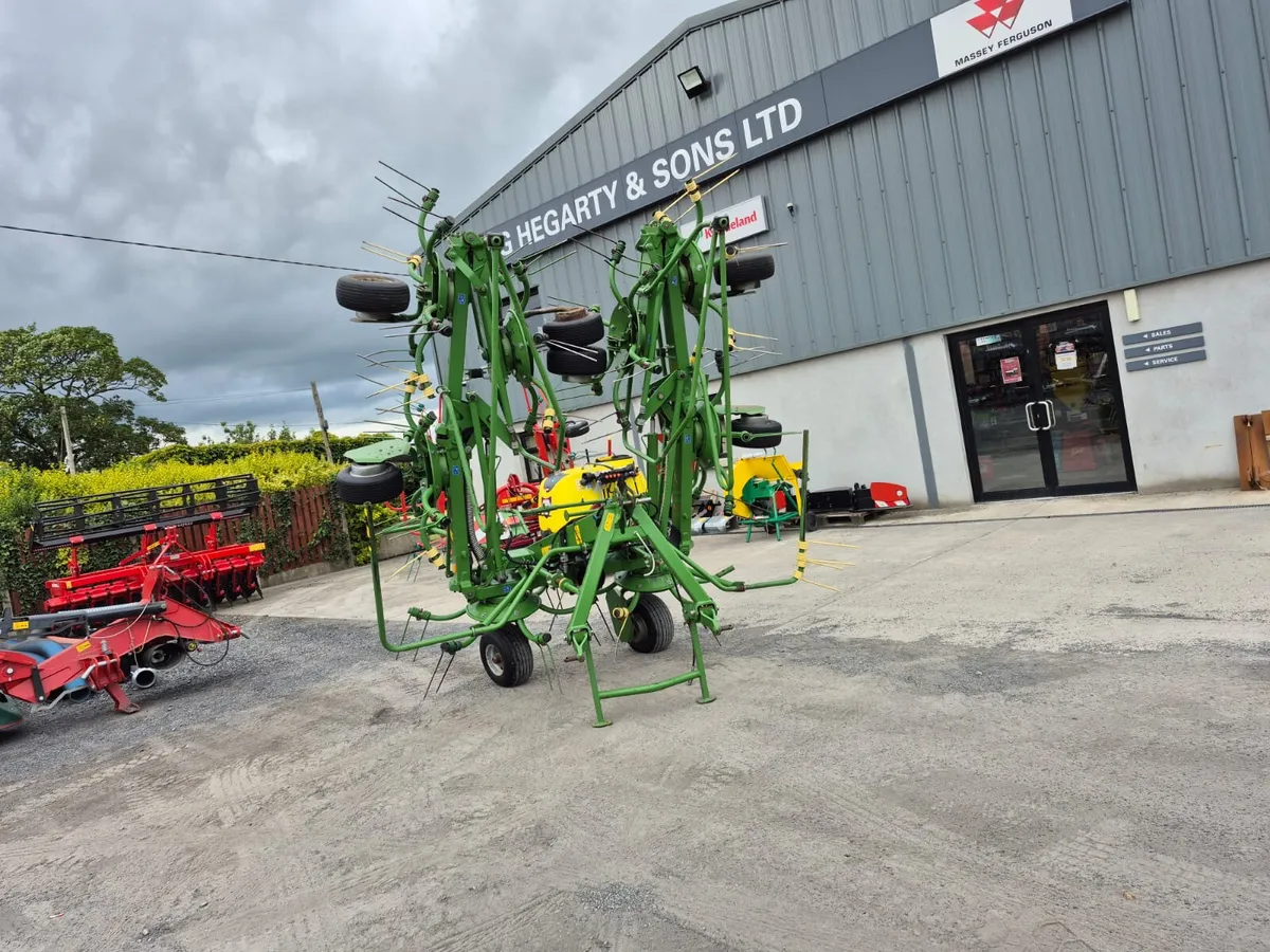Krone KW8.82 8 Rotor Tedder - Image 1
