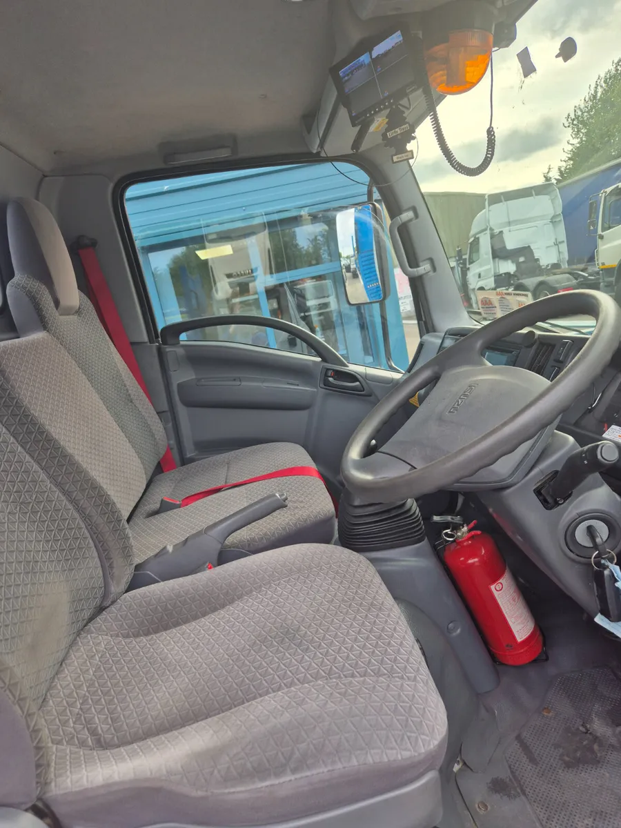 2019 ISUZU N35 DROPSIDE AND TAIL-LIFT - Image 4