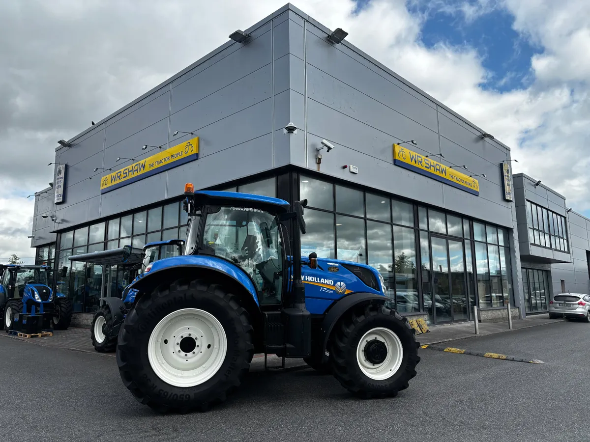 New Holland T7.225 Auto Command-1245hrs - Image 2