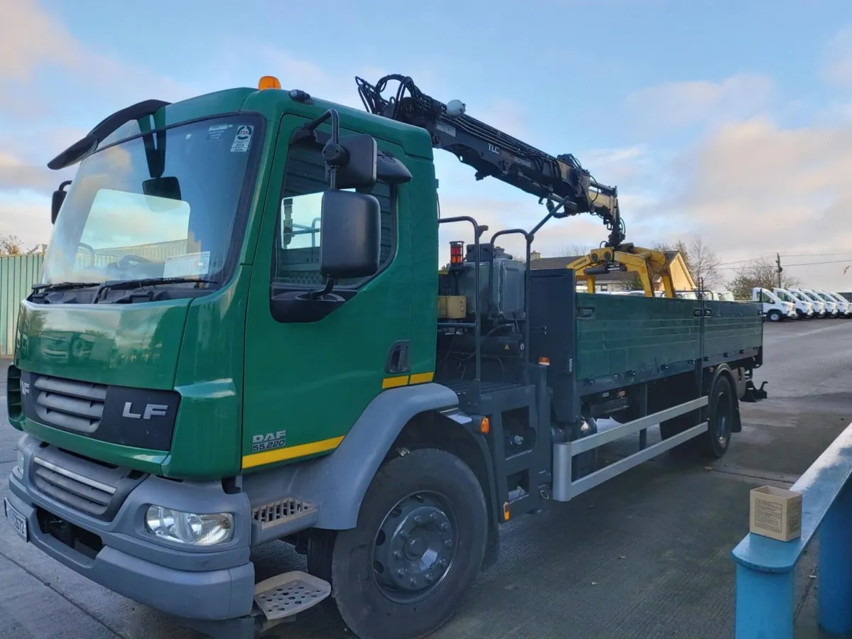 2011 DAF LF 220 18TON CRANE AND BLOCK GRAB - Image 4