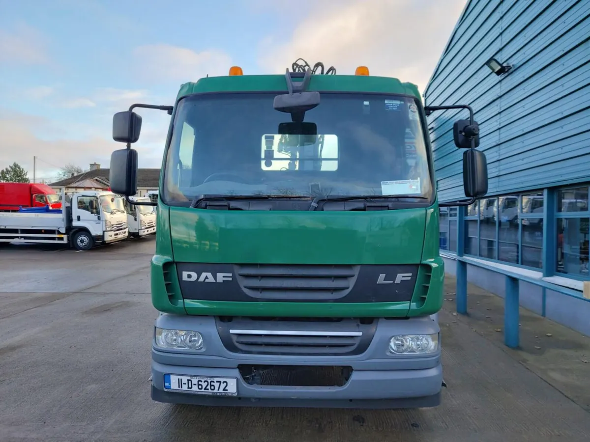 2011 DAF LF 220 18TON CRANE AND BLOCK GRAB - Image 3
