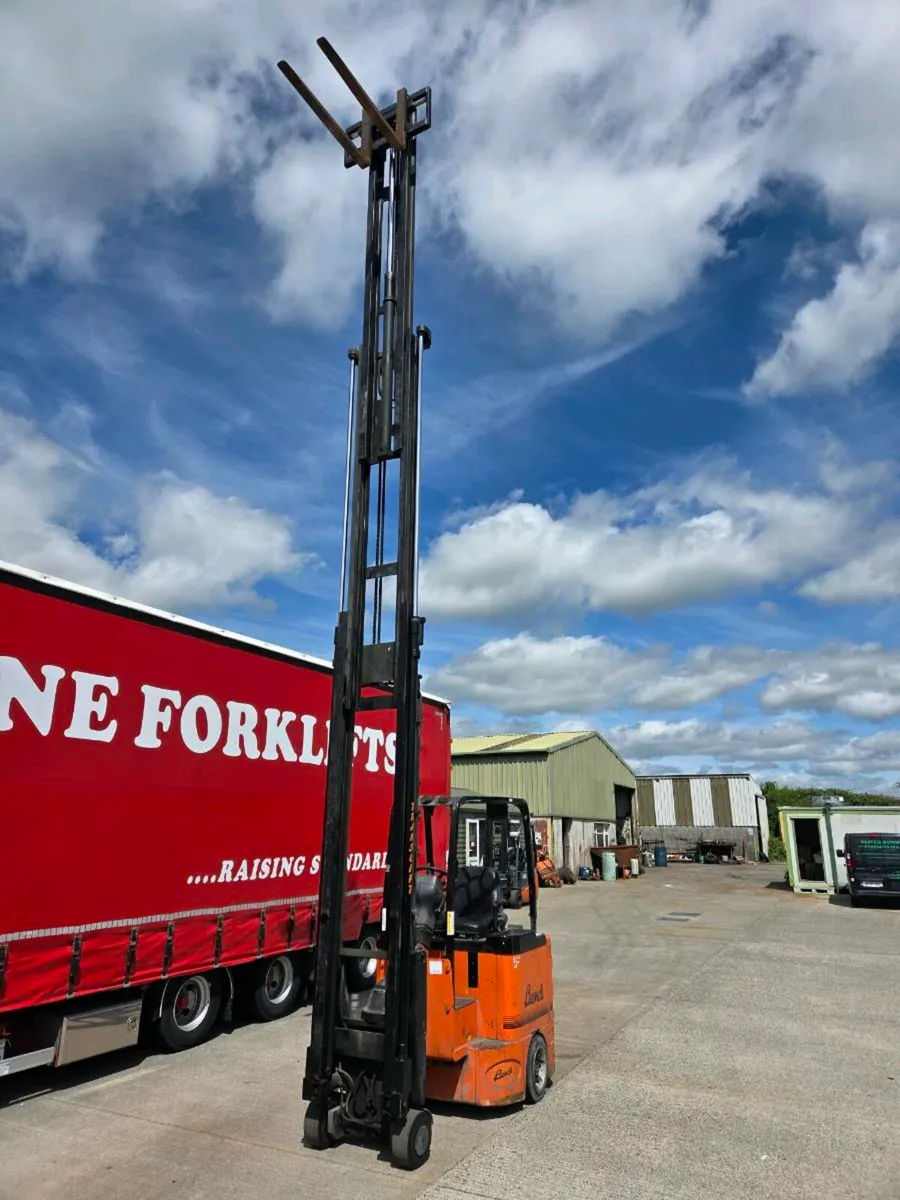 Bendi Very Narrow Aisle Forklift - Image 3