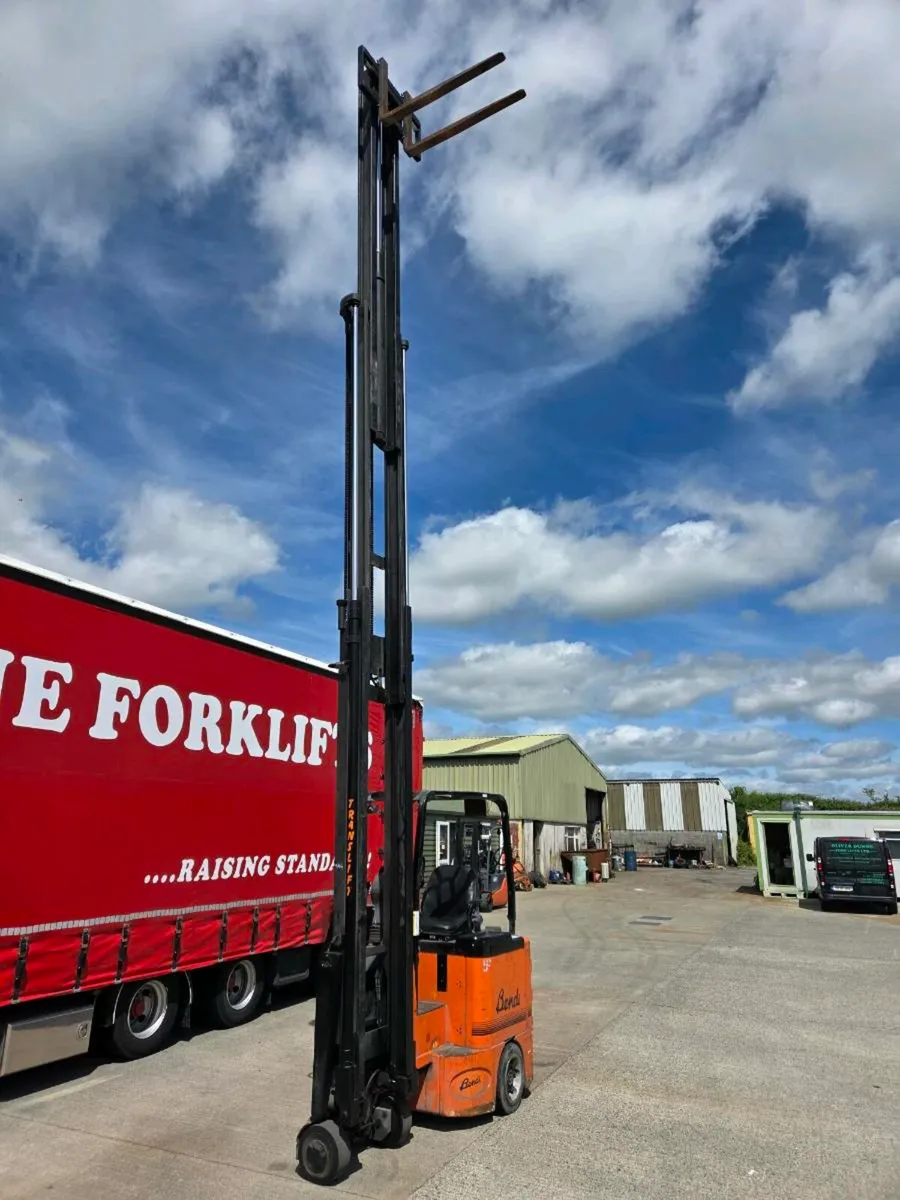 Bendi Very Narrow Aisle Forklift - Image 4
