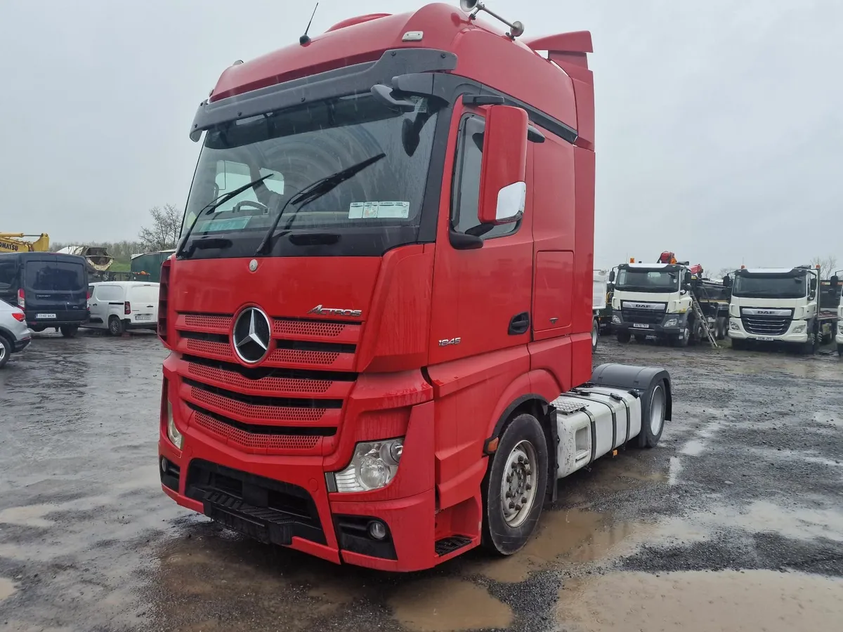 Mercedes-Benz  2014 Low ride - Image 1