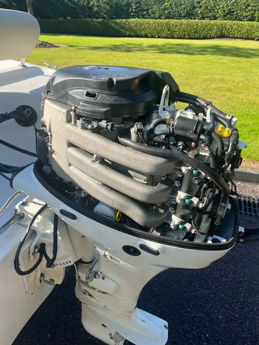 Jacht Bora 490, 40HP Johnson - Image 3