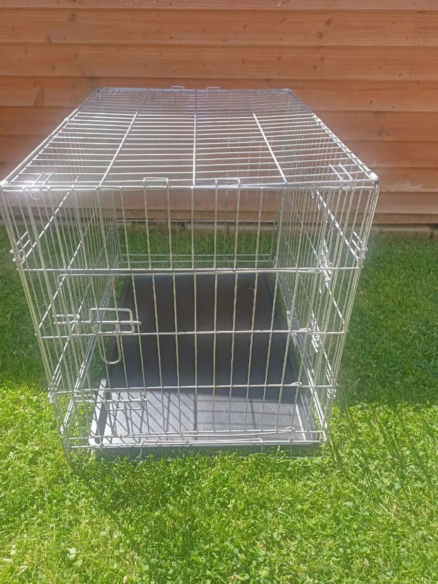 Medium dog travel crate. - Image 1
