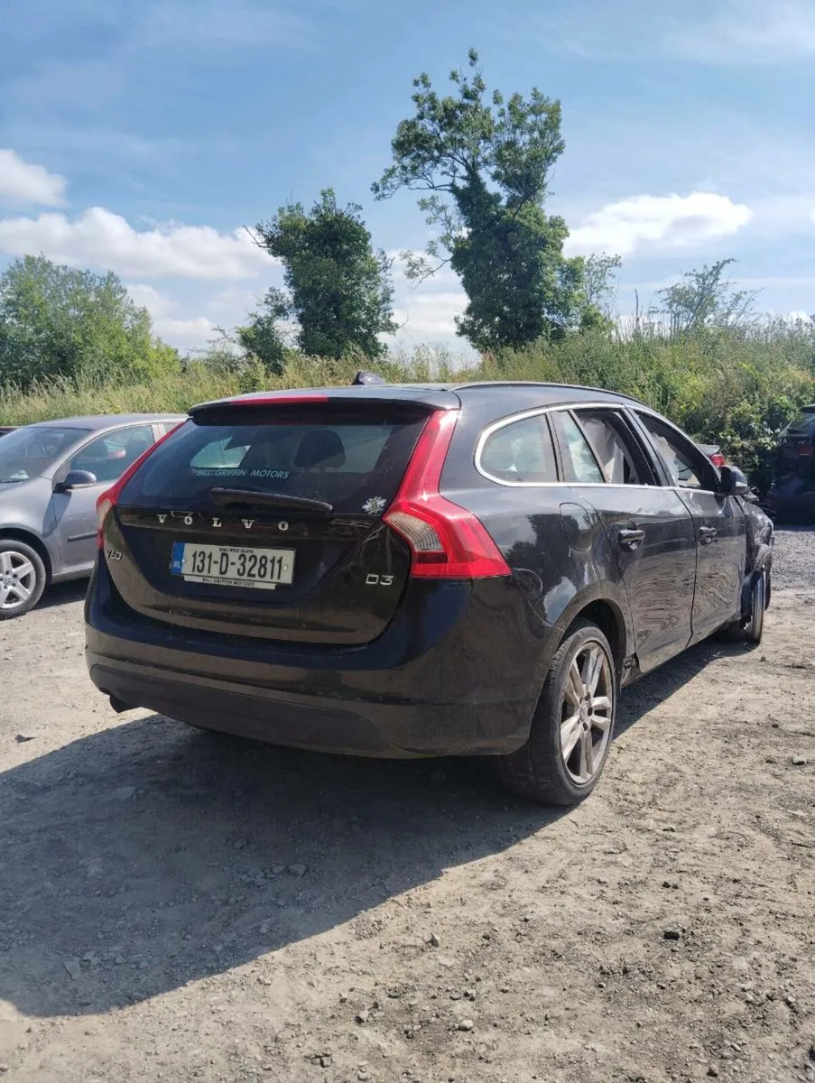 Breaking Volvo S60 2013 2.0 cylinder - Image 4