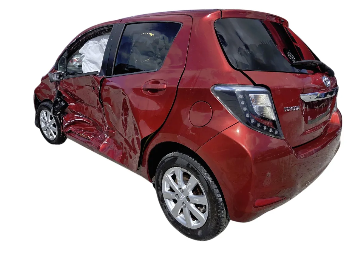 2013 TOYOTA YARIS Breaking/Dismantling - Image 4