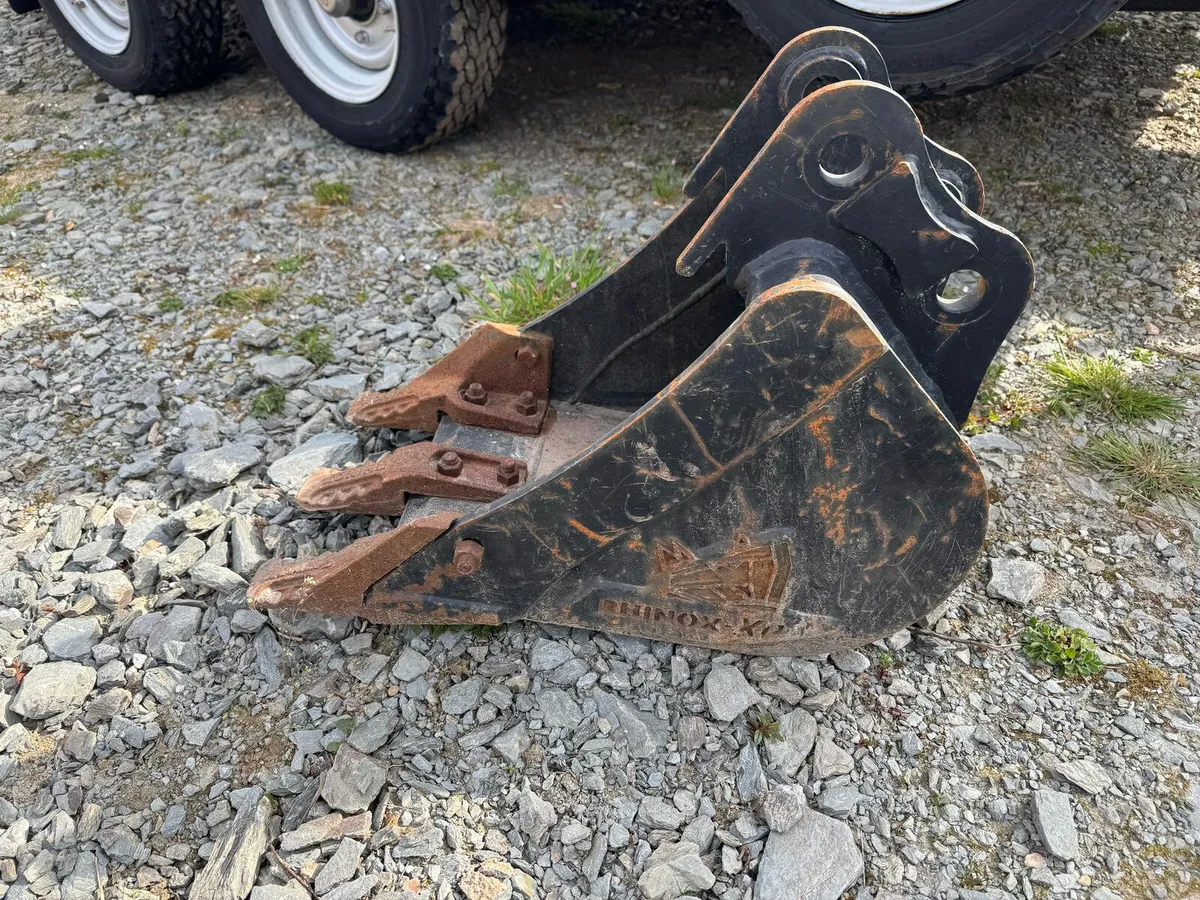 Bobcat E10Z / Doosan DX10Z Bucket (12" inch / 1ft) - Image 2