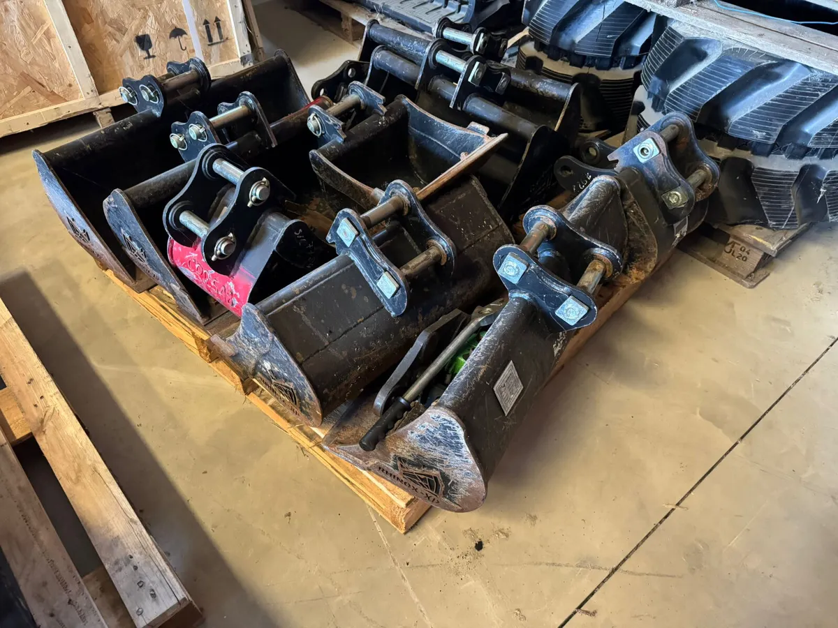 Bobcat E10Z / Doosan DX10 Bucket Sets - Image 2