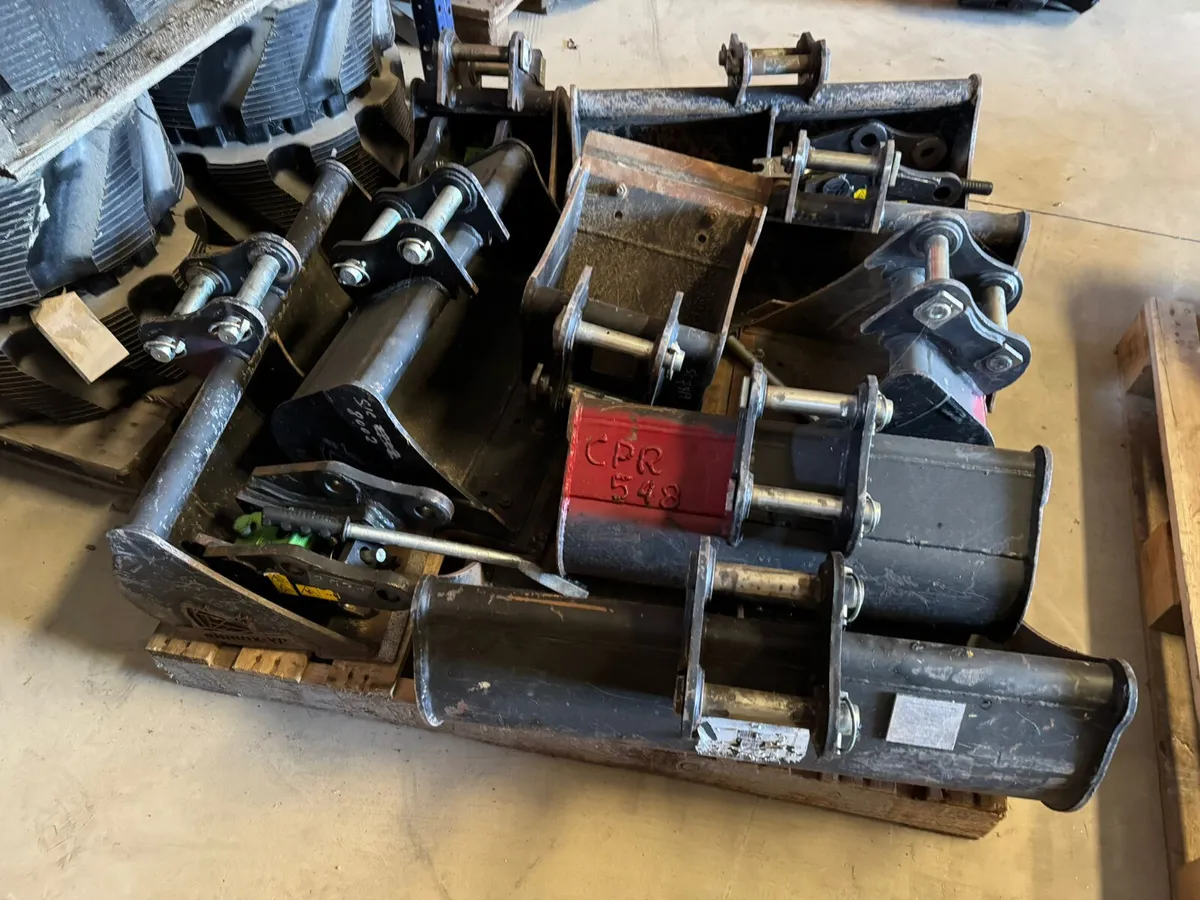 Bobcat E10Z / Doosan DX10 Bucket Sets - Image 3