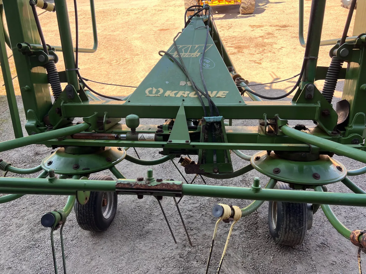Krone 7.82/6 Tedder - Image 4