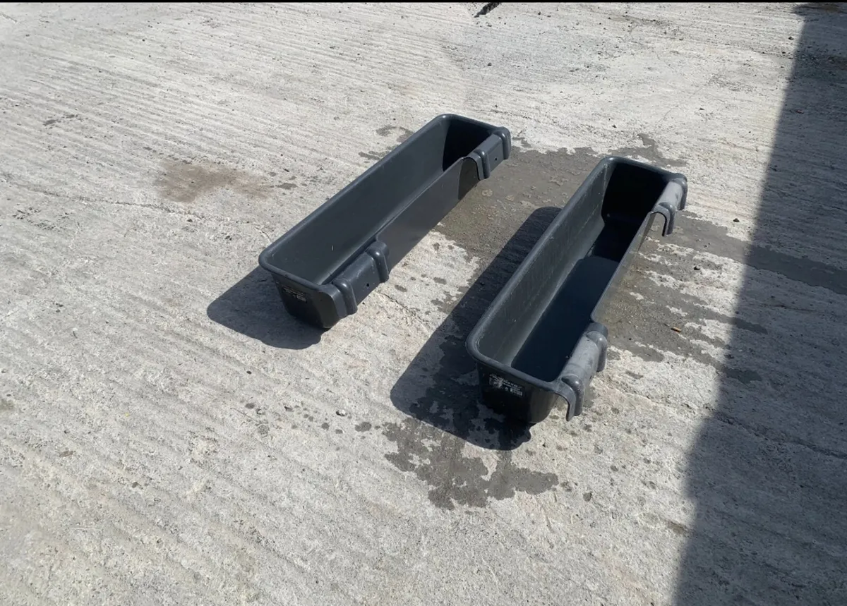 4ft Gate-Mount Feed Troughs – Strong & Lightweight - Image 3