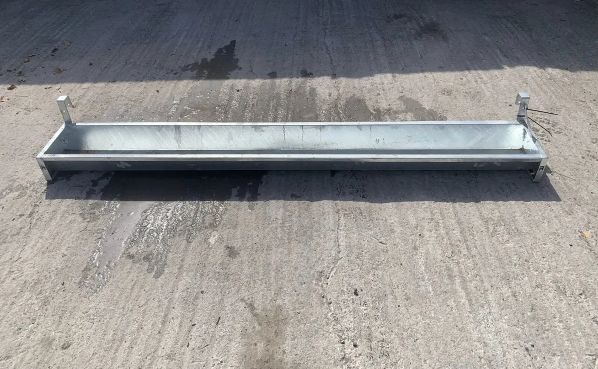 8ft Galvanised Gate Trough - Image 1