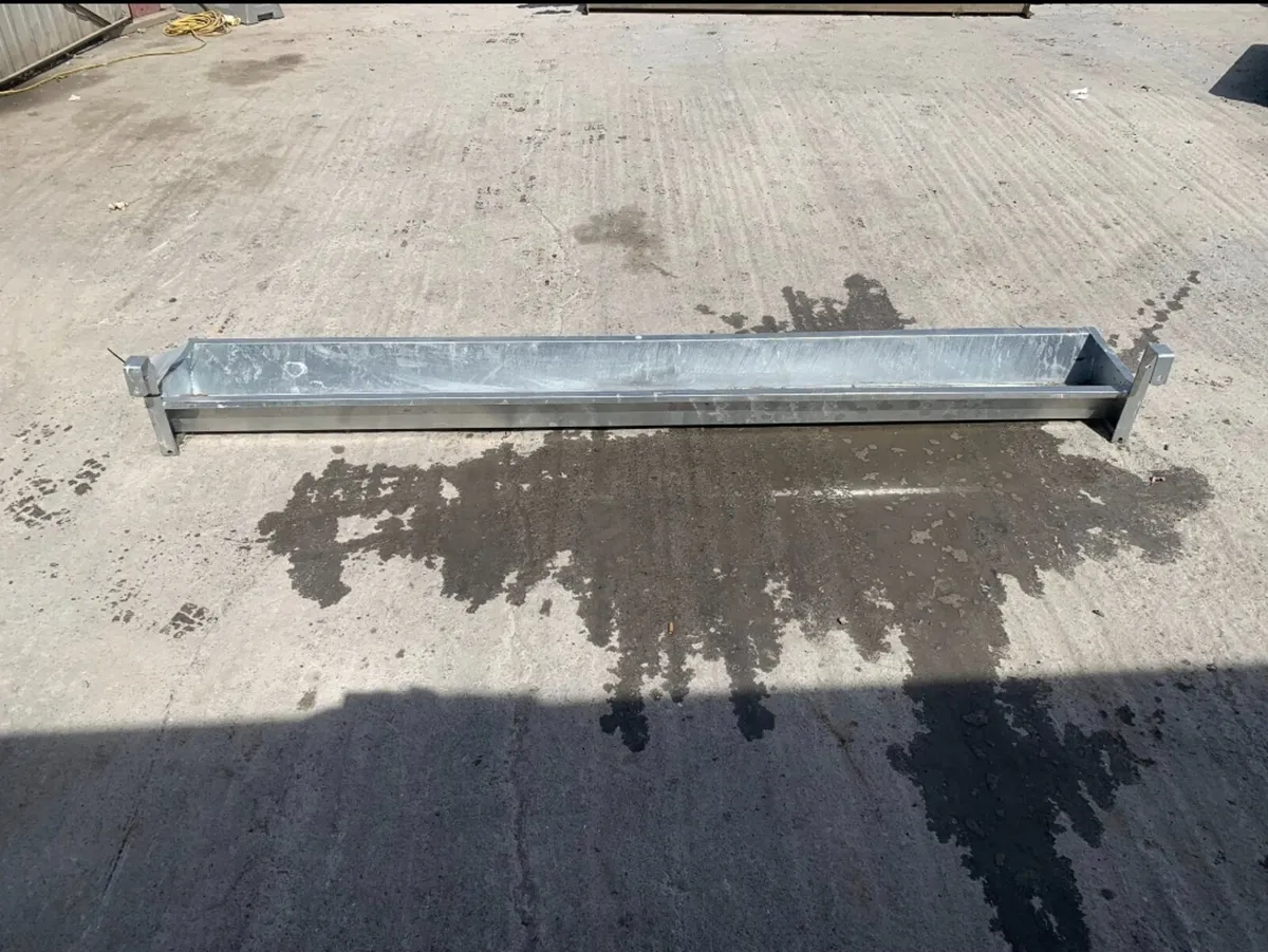 8ft Galvanised Gate Trough - Image 4