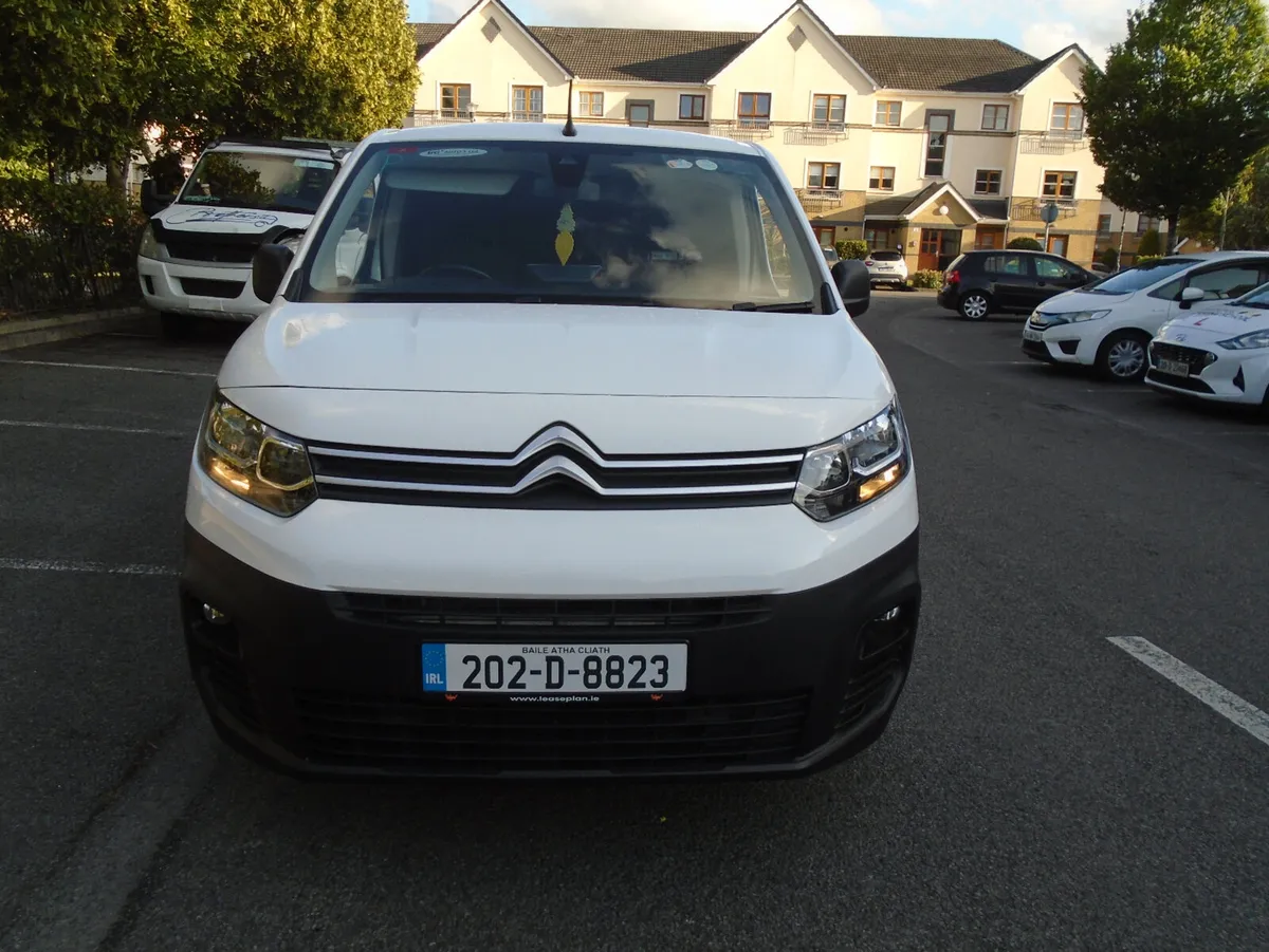 Citroen Berlingo  One Owmer,15250 Total Price. - Image 3