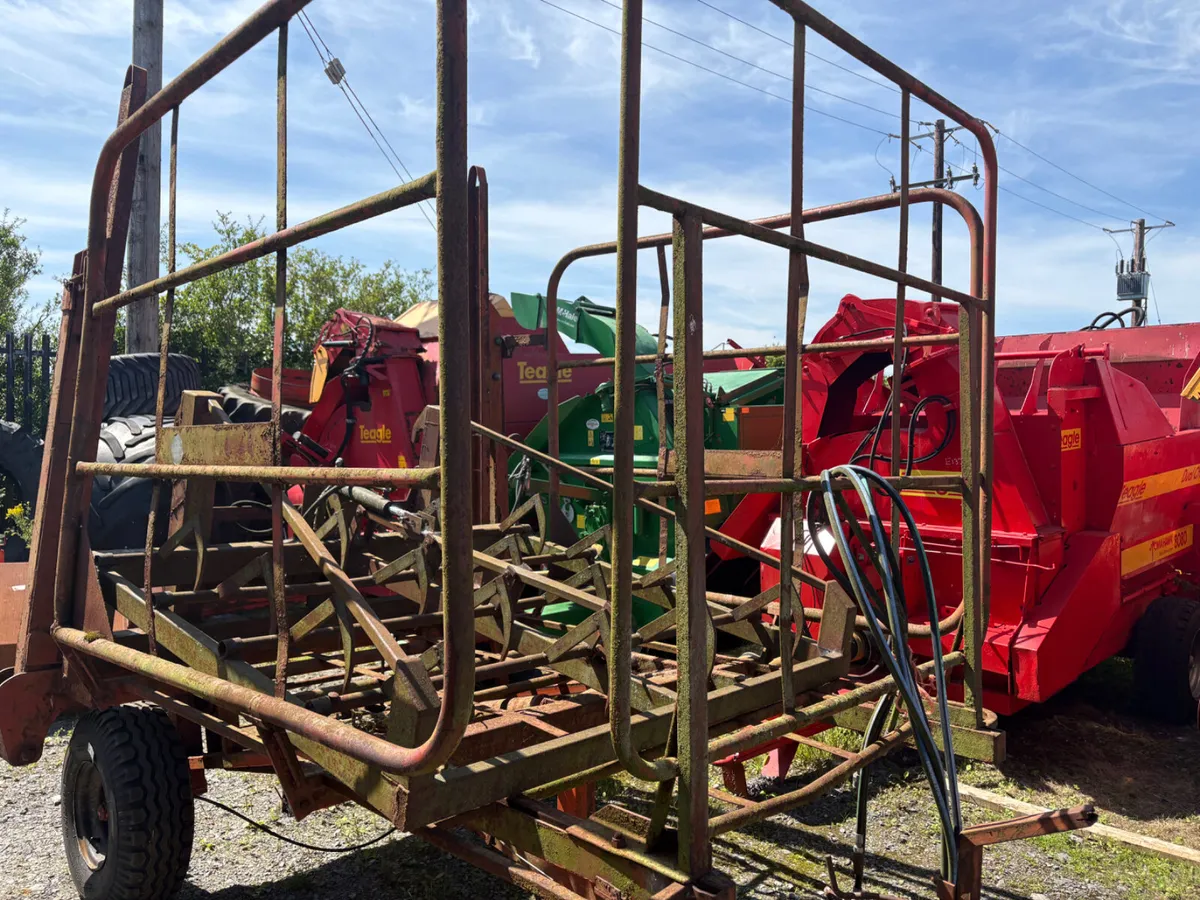 56 Bale Carrier / trailer - Image 2