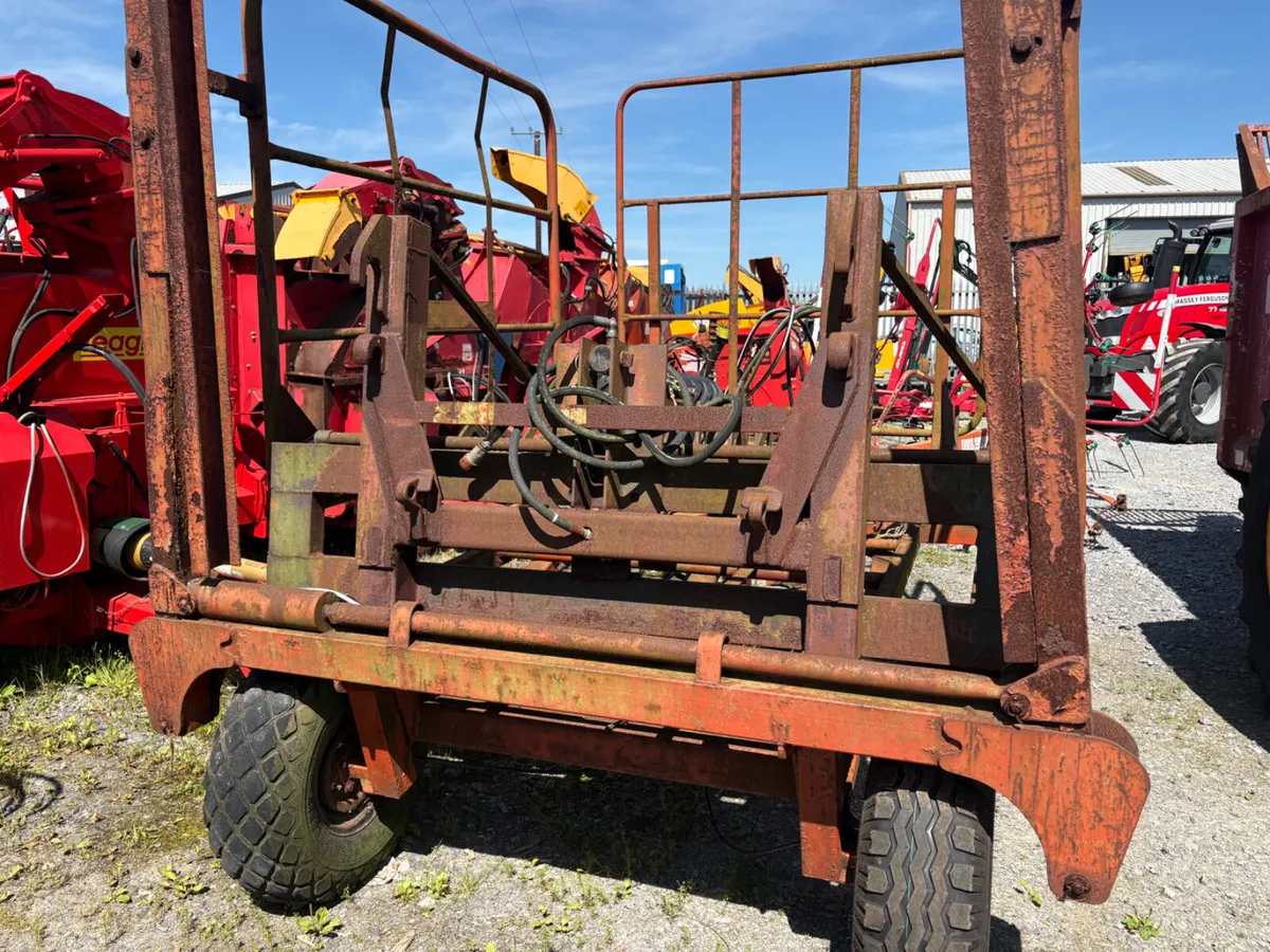 56 Bale Carrier / trailer - Image 3