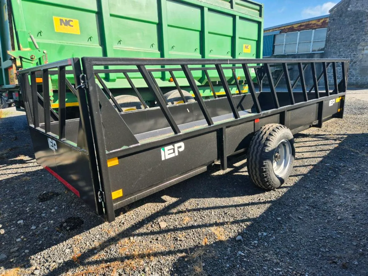 Feed trailer - Image 1